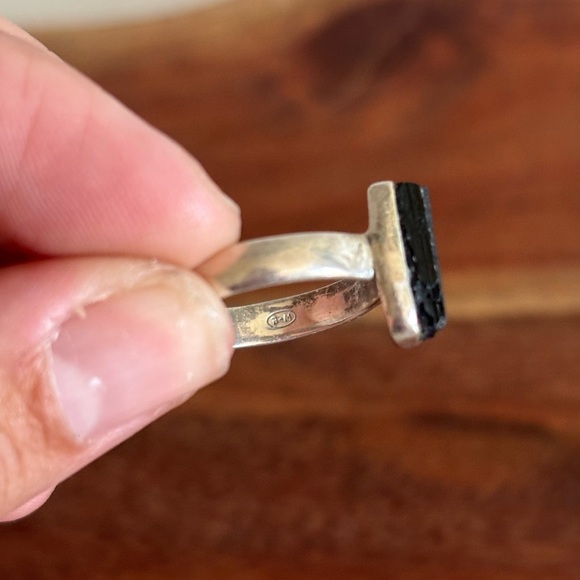 925 Sterling Silver Raw Black Tourmaline Ring Size 7.5 Boho Goth BM Jewelry - Picture 3 of 7